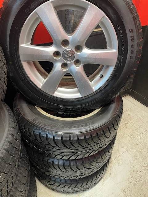 225/65R17 goodride snow tires on Toyota rav4 rims