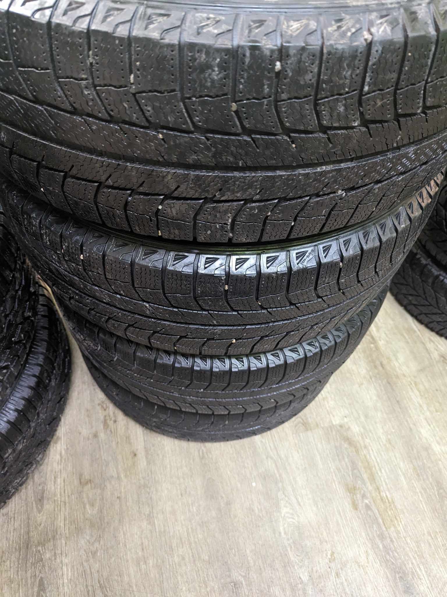 225/65R17 Michelin Snow Tires on Hyundai Rims